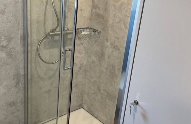 Precioso apartamento en villa para 6 personas con WIFI, TV, terraza y aparcamiento