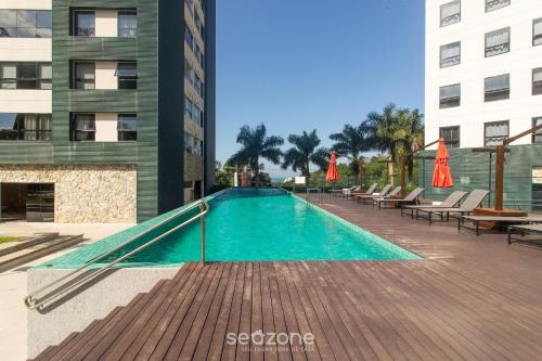 Hermoso apto en edificio con piscina MPB0034