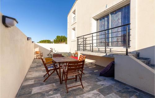 Beautiful Apartment In Eyragues