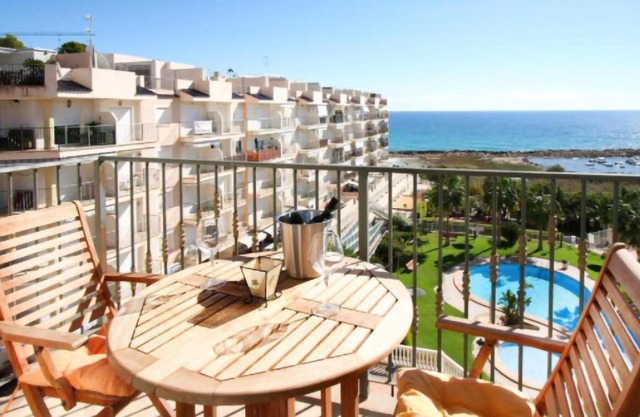 Beautiful Apartment In El Campello With Wifi, Outdoor Swimming Pool And Swimming Pool
