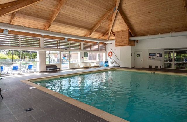 Precioso apartamento en villa con internet, piscina, TV, terraza, mascotas permitida y aparcamiento