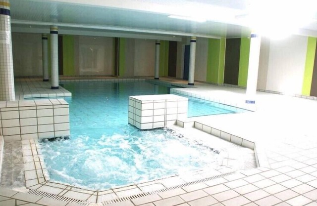 Beautiful apartment in a large private park