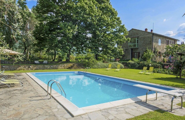 Bonito apartamento en villa con WIFI, piscina, terraza, mascotas permitida y aparcamiento