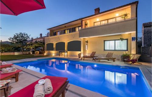 Beautiful Apartment In Svetvincenat