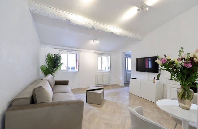 Beautiful Apartment in the Old Town - Close to the Sea
