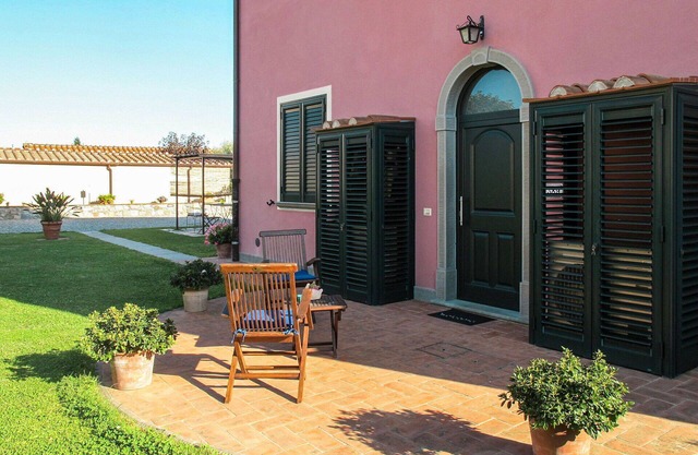 Bonito apartamento en villa para 5 personas con piscina, WIFI, A/C, TV, terraza y aparcamiento
