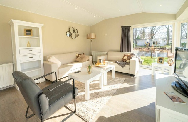 Acogedor apartamento en villa para 6 personas con WIFI, piscina, TV, terraza y aparcamiento