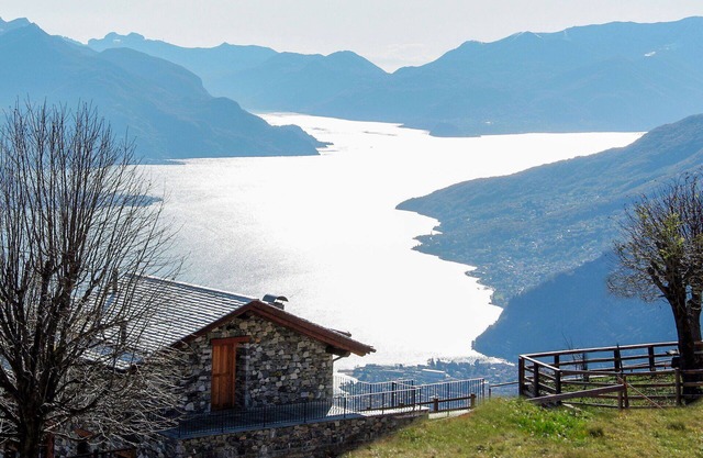 Hermoso apartamento en villa para 6 personas con WIFI, TV y patio