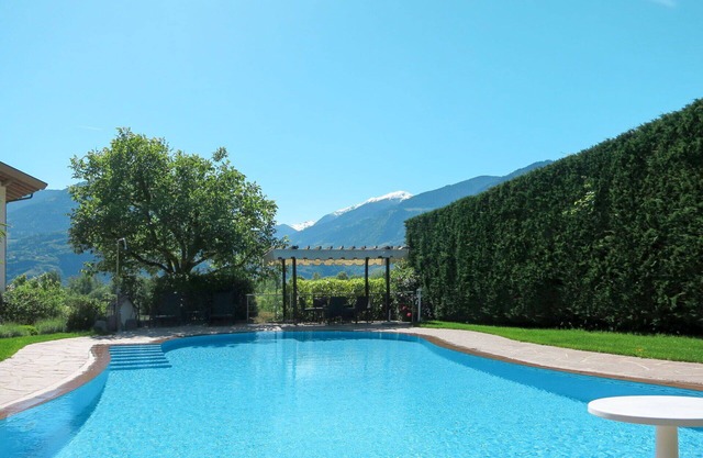 Bonito apartamento con piscina, A/C, WIFI, TV, balcón, mascotas permitida y aparcamiento