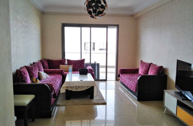 Hermoso apartamento con vista a la piscina y al jardín con acceso directo a la playa Wifi ilimitado.