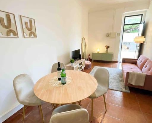 Beautiful Apartment near Carcavelos Beach