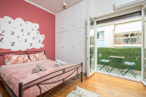 Beautiful apartment, next to metro.