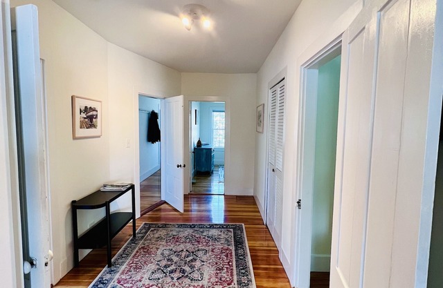 Beautiful apartment centrally located on the scenic Island of North Haven