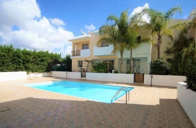 Beautiful Apartment with pool in Paphos, Cyprus