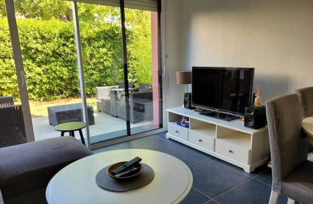 Beautiful apartment with garden