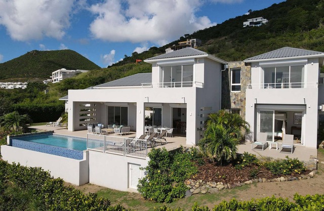 Beautiful Aqua Luxury villa