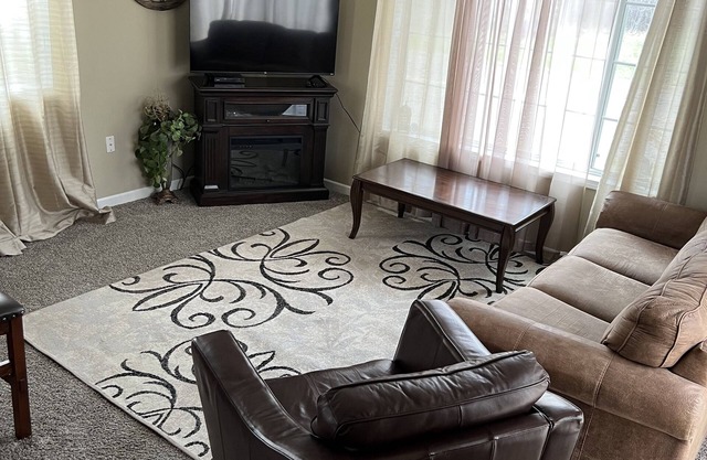 Beautiful Balsam Lake home with Jacuzzi tub close to Lake and park