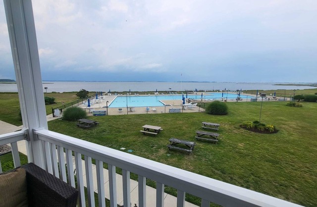 Beautiful Bay Front Condo w/ Private Pool - Close to Bethany Beach!