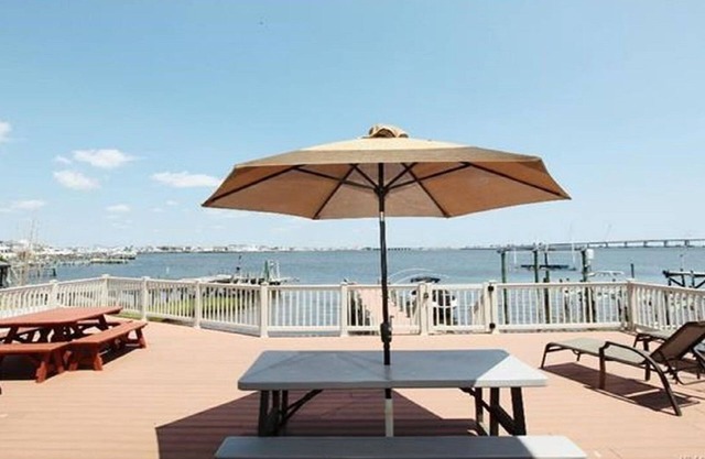 Hermosa casa frente a la bahía cerca de LBI Jersey Shore con muelle privado
