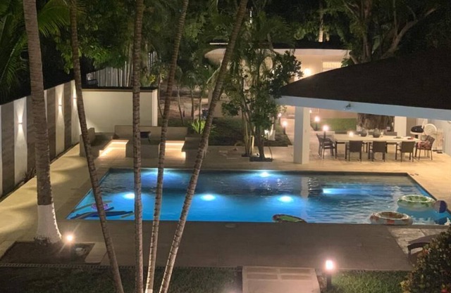 Hermosa casa frente a la playa - Lindamar Guatemala LM002