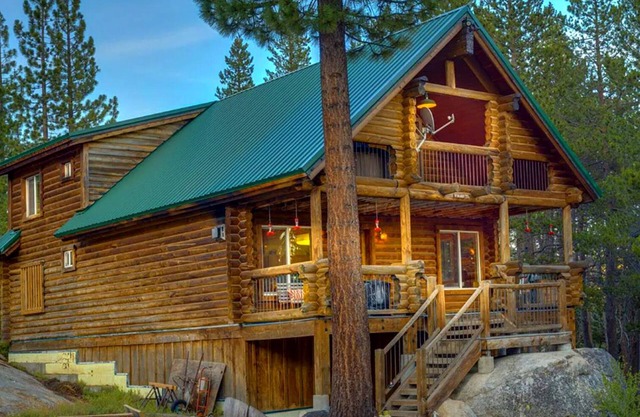 Beautiful Bear Valley Real Log Cabin - 2 Big Balconies - Outdoor / Indoor Dining