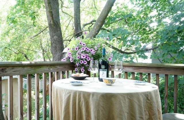 Beautiful Belmont Apartment, Walk Everywhere!!