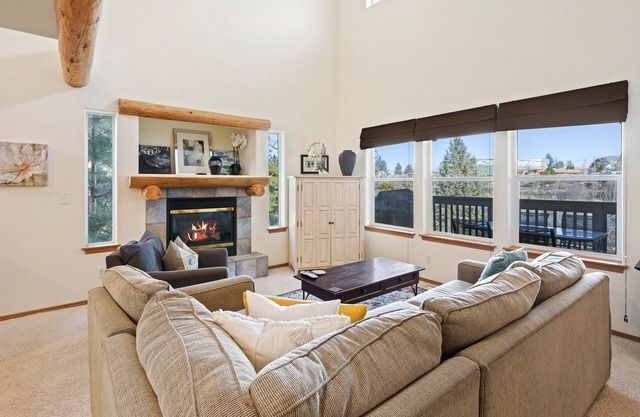 R��o tranquilo - Hermosa Bend Townhouse - Country Feeling Right in Town!