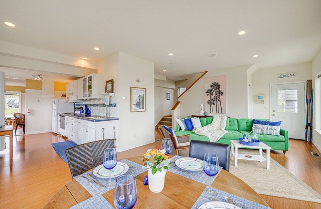 Beautiful Birch Bay Retreat w/ Deck & Fire Pit!