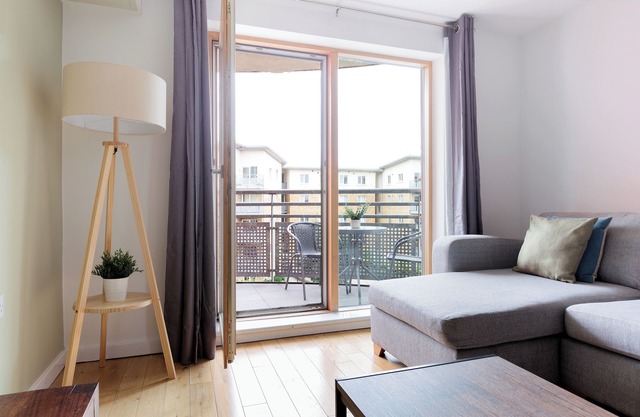 Beautiful Bow Apartment