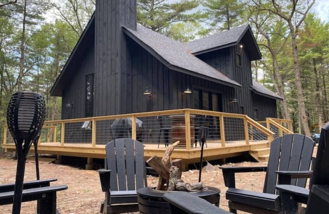 Beautiful brand-new home and with Hot Tub in the heart of the Catskills!