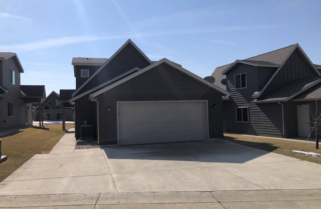 Beautiful Bridges Bay Cabin w 3BD + Loft, 2.5Bath, 1717 sq ft, 6 daily waterpark