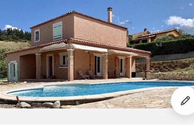 Beautiful bright and modern villa with pool