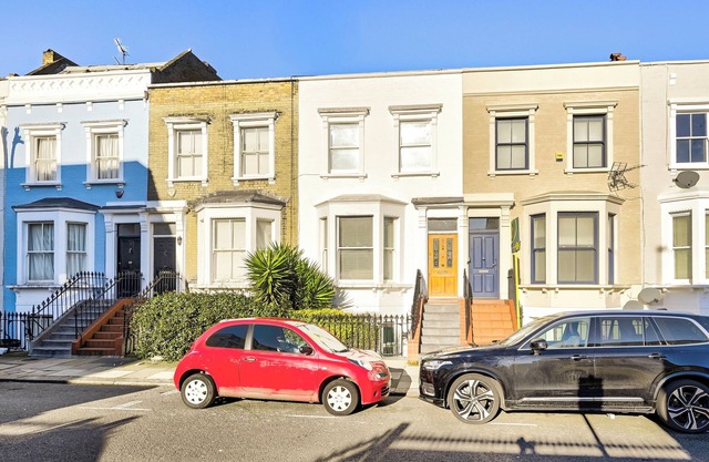 Beautiful, Bright spacious flat in South West London, near tube