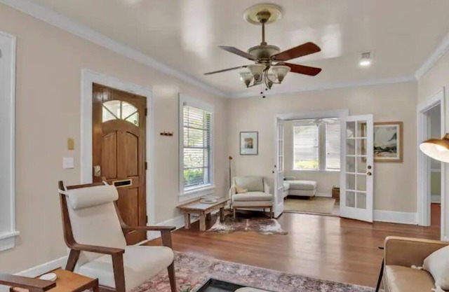 Beautiful Broadmoor whole house, full cable, grill