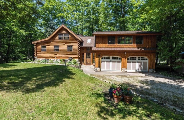 Beautiful cabin in Good Hart with water access!