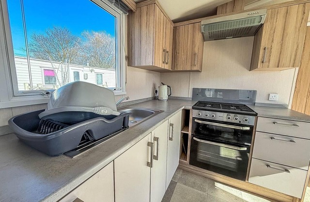 Beautiful caravan at Skipsea Sands ref 41029WF