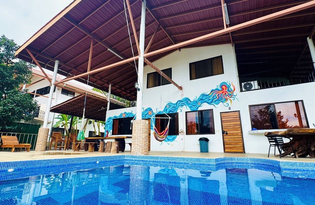 Condominio junto a la piscina de Carillo con aire acondicionado. Ubicación+