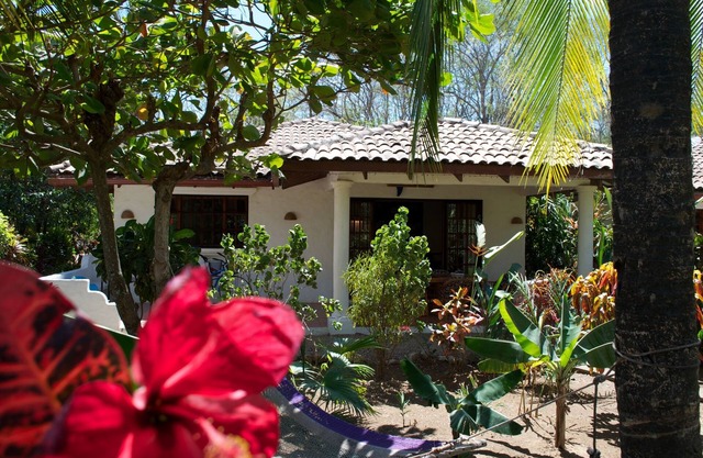 Hermosa Casa Mambo; Playa / piscina / surf / wi-fi / cable-tv / ac