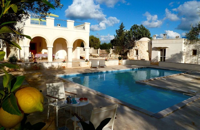 Beautiful Character Villa and Trullo in Ostuni Olive Grove with Private Pool
