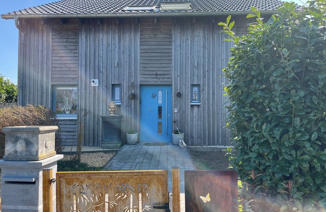 Hermosa casa de madera con encanto