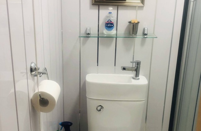 Beautiful, clean, and comfortable double bedroom with natural light and en-suite