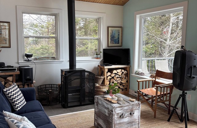 Beautiful Cleveland Beach Cottage overlooking the ocean . New STR #STR2425D7182