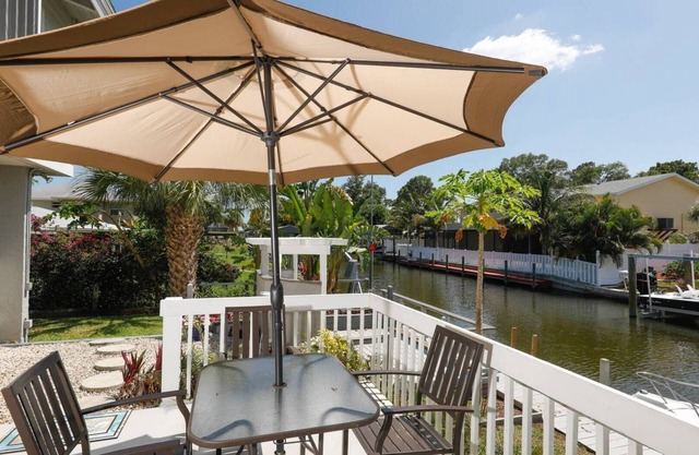 Beautiful Condo with first class amenities on Charlotte Harbor, Orlando Condo 4851