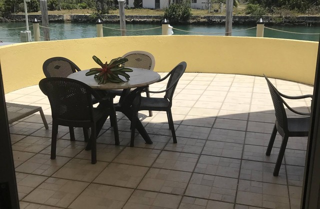 Hermoso condominio en las soleadas Bahamas con impresionantes vistas ........