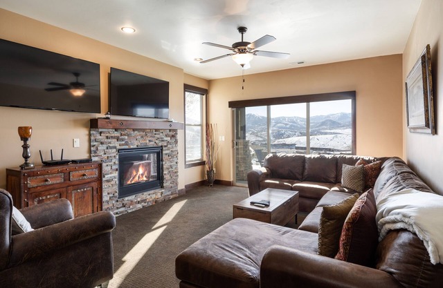 Beautiful Condo | Private Balcony & Hot Tub