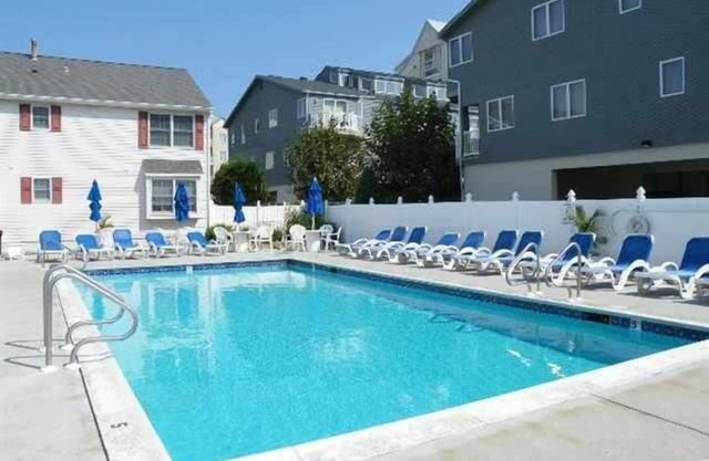 Hermoso condominio con piscina climatizada, a una cuadra de la playa privada - Diamond Beach