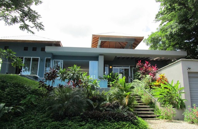 Hermosa, contemporánea privada de arte / retiro de yoga Home In Paradise!