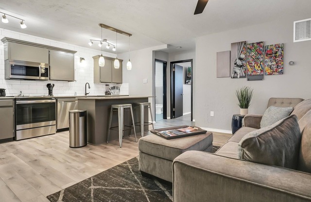 Beautiful Contemporary Suite #14