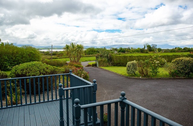 Beautiful Cottage on the Wild Atlantic Way - Breathtaking Mountain & Sea Views