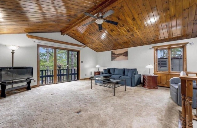 Beautiful cottage with river access in Washago